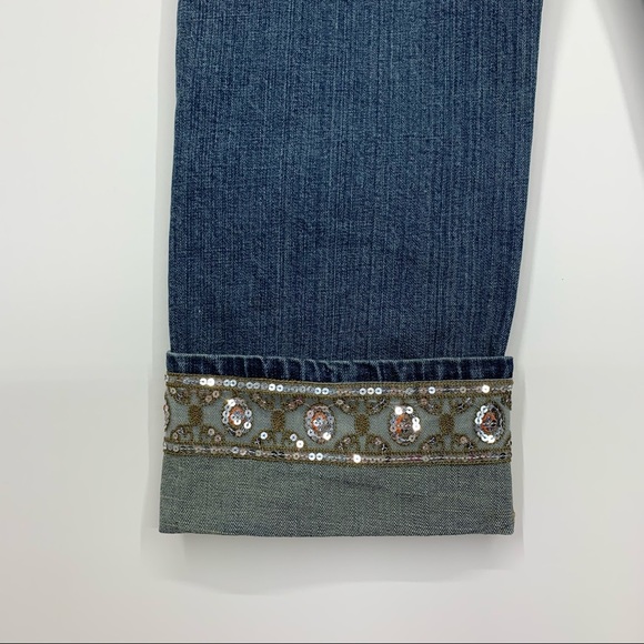 Apt 9 Embroidered Sequin Cuffed Crop Capri Jeans Osaka Fade Distressing Size 8 - Picture 7 of 16